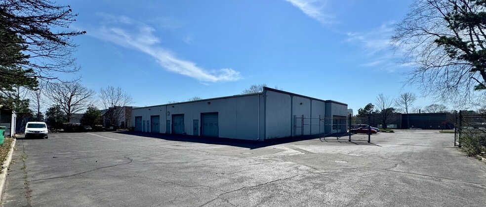More Photos Of 7 Old Dock Rd, Yaphank Manufacturing For Sale