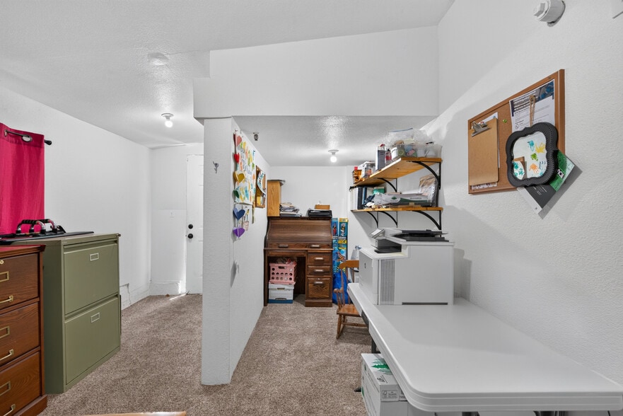 More Photos Of 530 N Cloverdale Blvd, Cloverdale Specialty For Sale