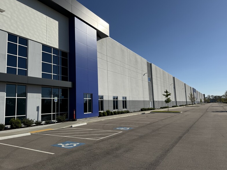 Primary Photo Of 825 Beechcroft Rd, Spring Hill Unknown For Lease