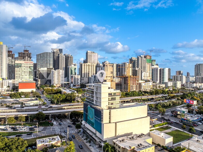 More Photos Of 420 SW 7th St, Miami Office For Lease