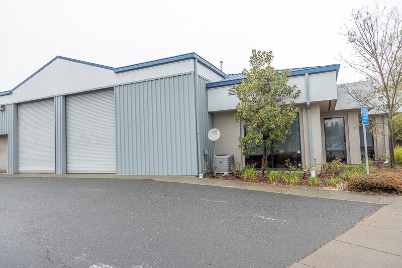 More Photos Of 3633 Regional Pky, Santa Rosa Warehouse For Lease