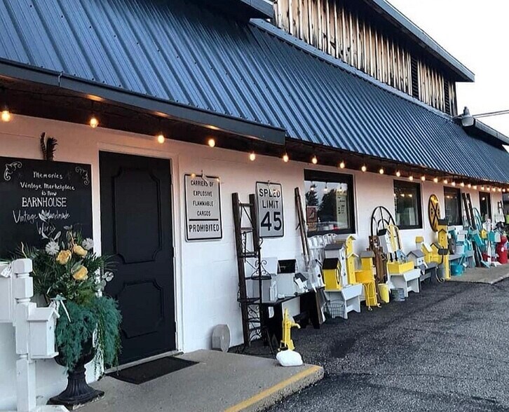 More Photos Of 4034-4036 Grand Blanc Rd, Swartz Creek Freestanding For Sale