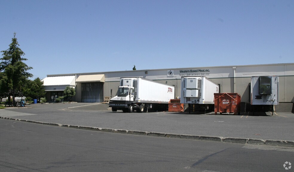 More Photos Of 2331 NE Argyle, Portland Unknown For Lease