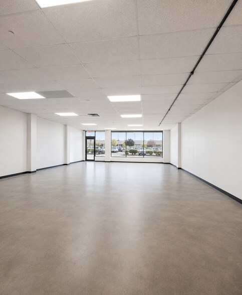 More Photos Of 168 Broad Hollow Rd, Farmingdale Freestanding For Lease