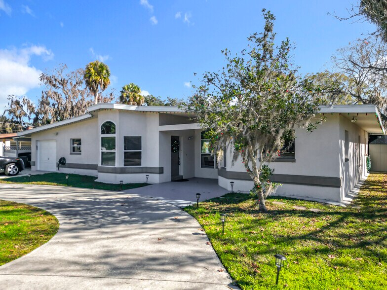 More Photos Of 421 NW 14th Pl, Crystal River Apartments For Sale