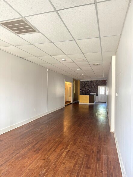 More Photos Of 168 Maplewood Ave, Maplewood Storefront Retail Residential For Lease