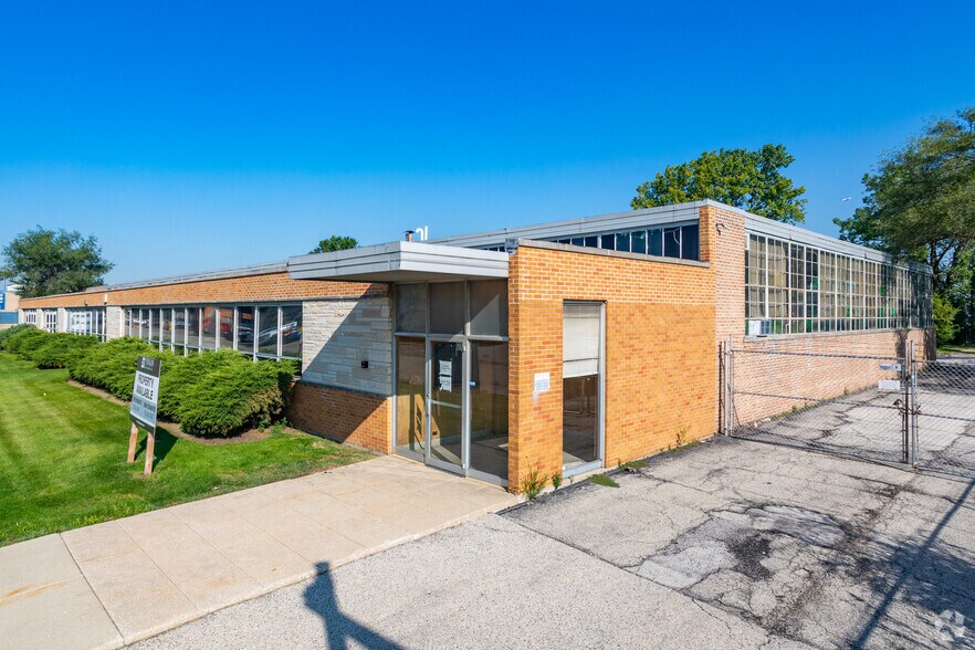 More Photos Of 9520 Ainslie St, Schiller Park Warehouse For Sale