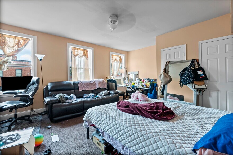 More Photos Of 1433 W Lombard St, Baltimore Multifamily For Sale