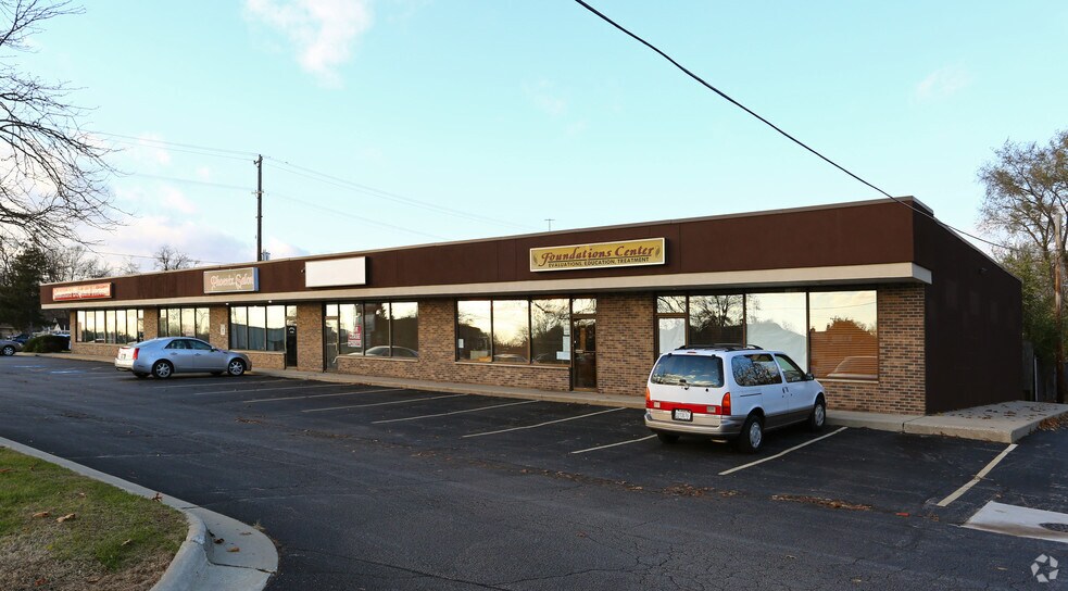 More Photos Of 7507 N 2nd St, Machesney Park Storefront Retail Office For Lease