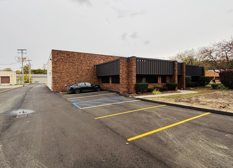 Primary Photo Of 38353 Abruzzi Dr, Westland Warehouse For Lease