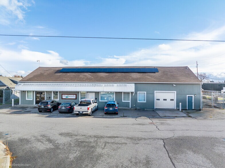 More Photos Of 104-106 N Hutchinson Rd, Spokane Valley Flex For Sale