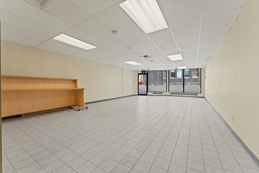 More Photos Of 711 Pelissier St, Windsor Office For Sale