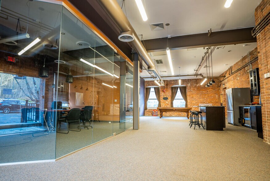 More Photos Of 27-75 Glen Rd, Sandy Hook Office For Sale