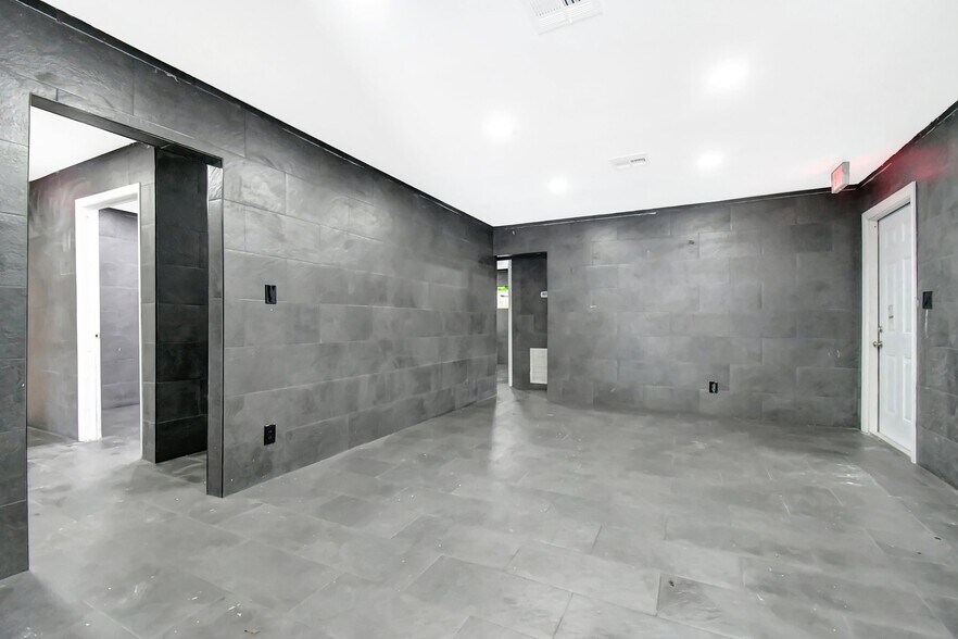 More Photos Of 2160 NW 24th St, Fort Lauderdale Land For Sale