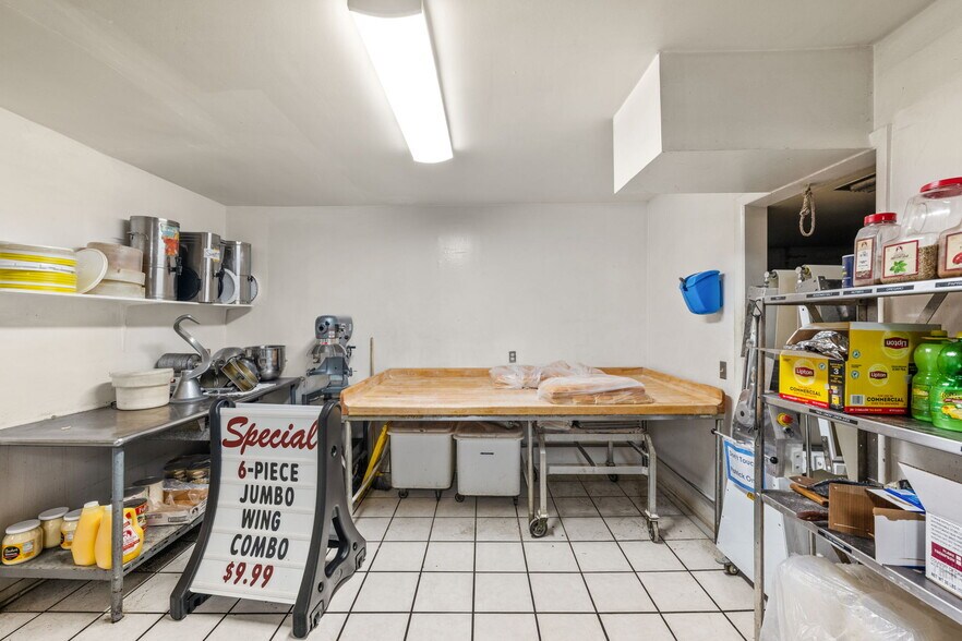 More Photos Of 6512-6514 Norwood Ave, Jacksonville Restaurant For Sale