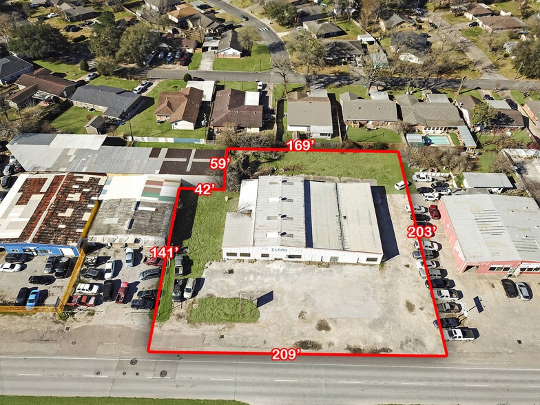 More Photos Of 1838 Federal Rd, Houston Warehouse For Sale