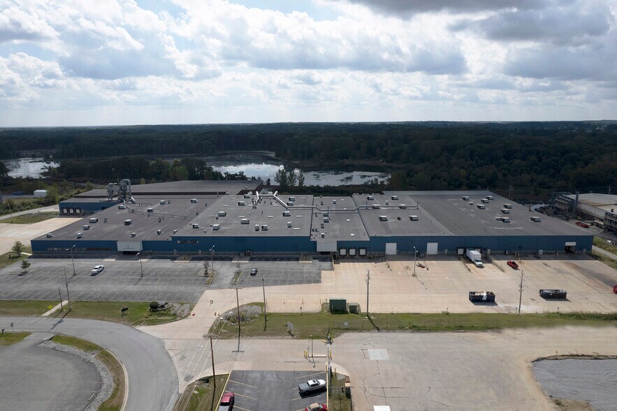 Primary Photo Of 2500 Marion Dr, Kendallville Distribution For Lease