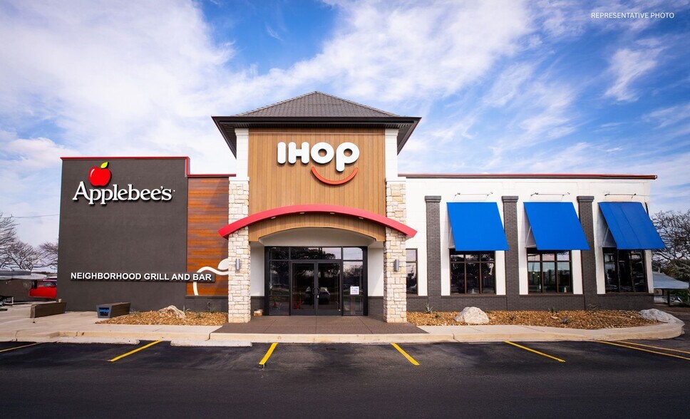 More Photos Of 8541 NW Prairie View Rd, Kansas City Restaurant For Lease