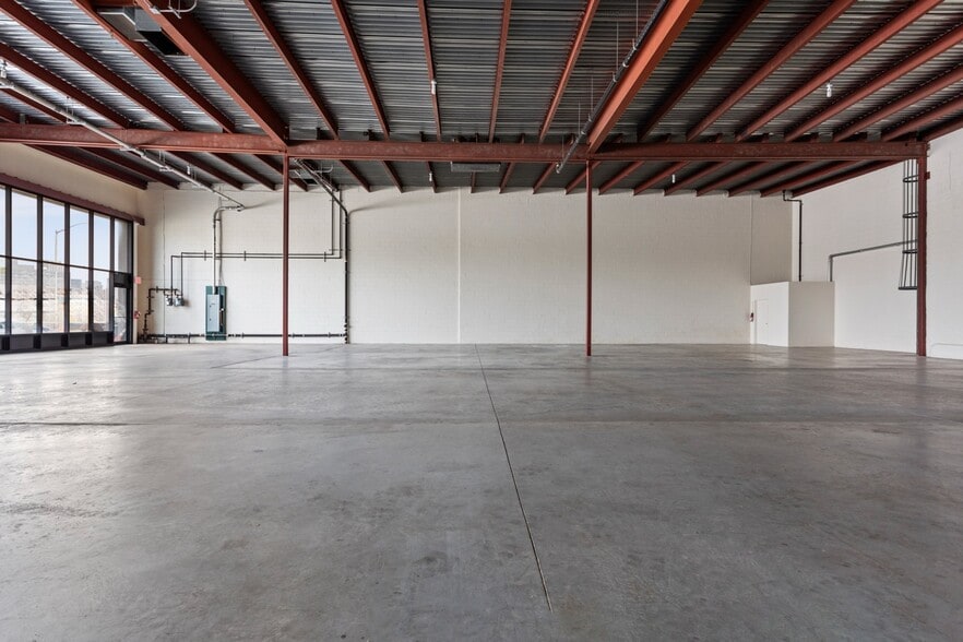 More Photos Of 55 Kent Ave, Brooklyn Storefront For Lease
