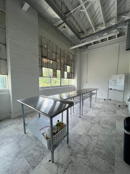 More Photos Of 100 S Mulberry St, Dickson Coworking Space