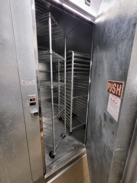 More Photos Of 221-227 E Pico Blvd, Los Angeles Storefront For Sale