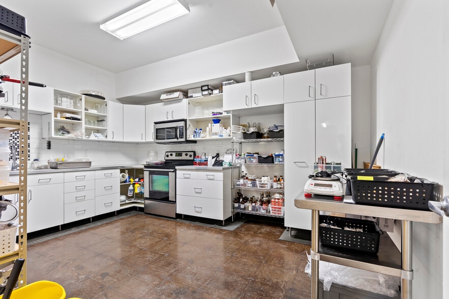 More Photos Of 7065 NW 22nd St, Gainesville Warehouse For Lease