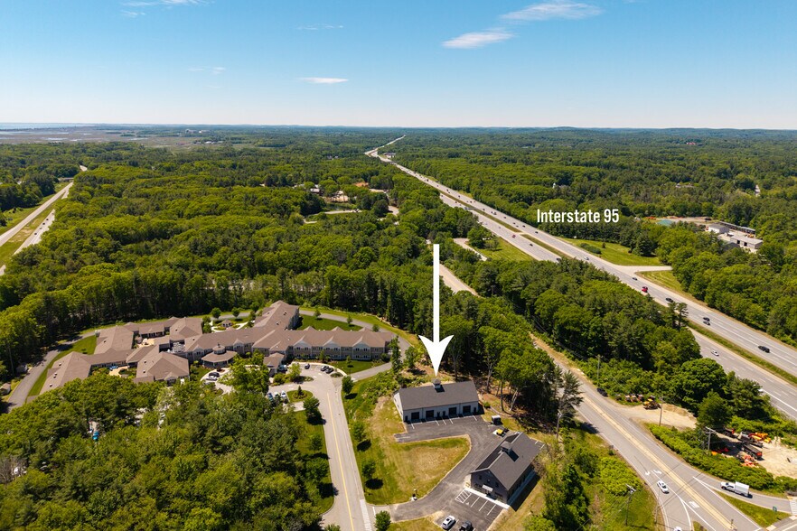 More Photos Of 300 Exeter Rd, Hampton Industrial For Lease