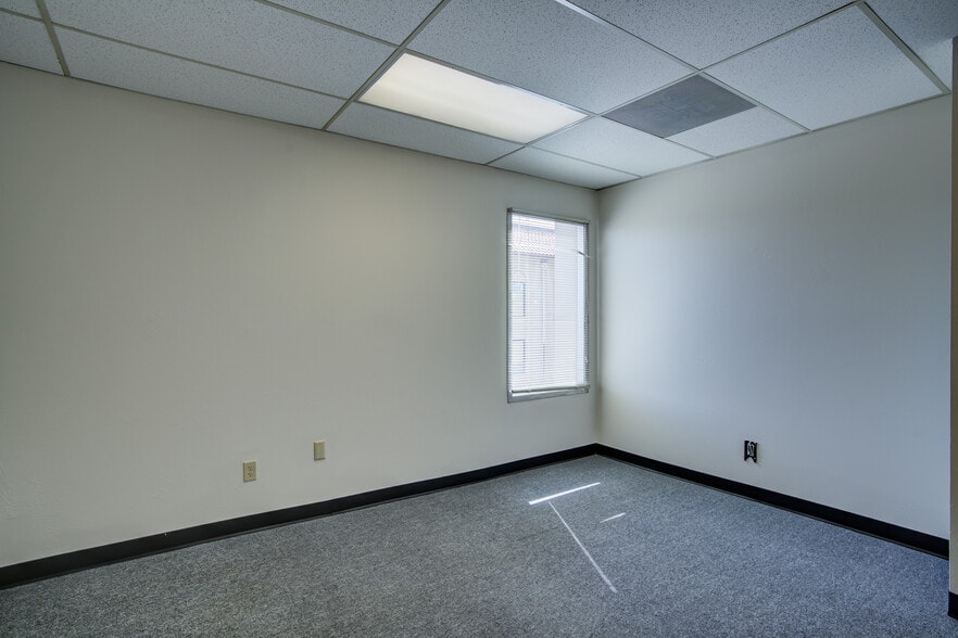 More Photos Of 225 S Academy Blvd, Colorado Springs Office For Sale