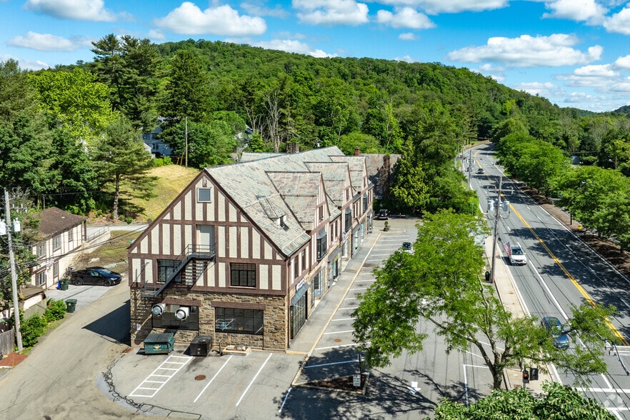 More Photos Of 233 Route 17, Tuxedo Park Freestanding For Lease