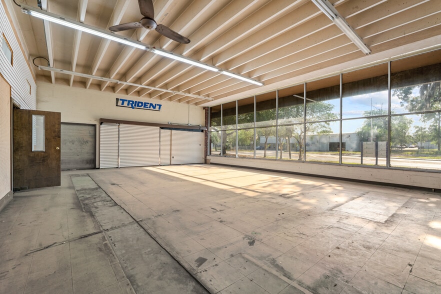 More Photos Of 1118 N Magnolia Ave, Ocala Warehouse For Sale