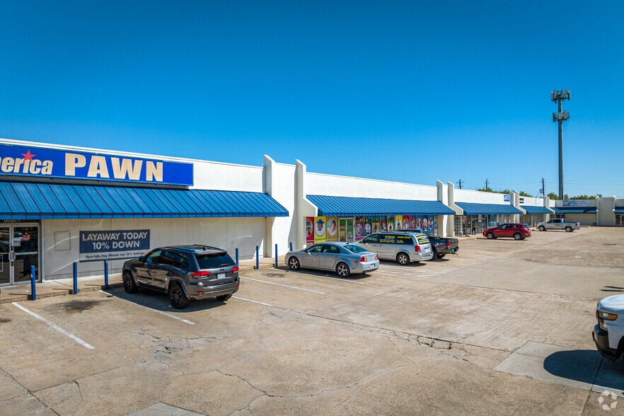 More Photos Of 12515-12520 Fondren Rd, Houston Unknown For Lease