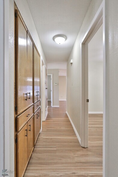 More Photos Of 2810 S 27th St, Abilene Office For Sale