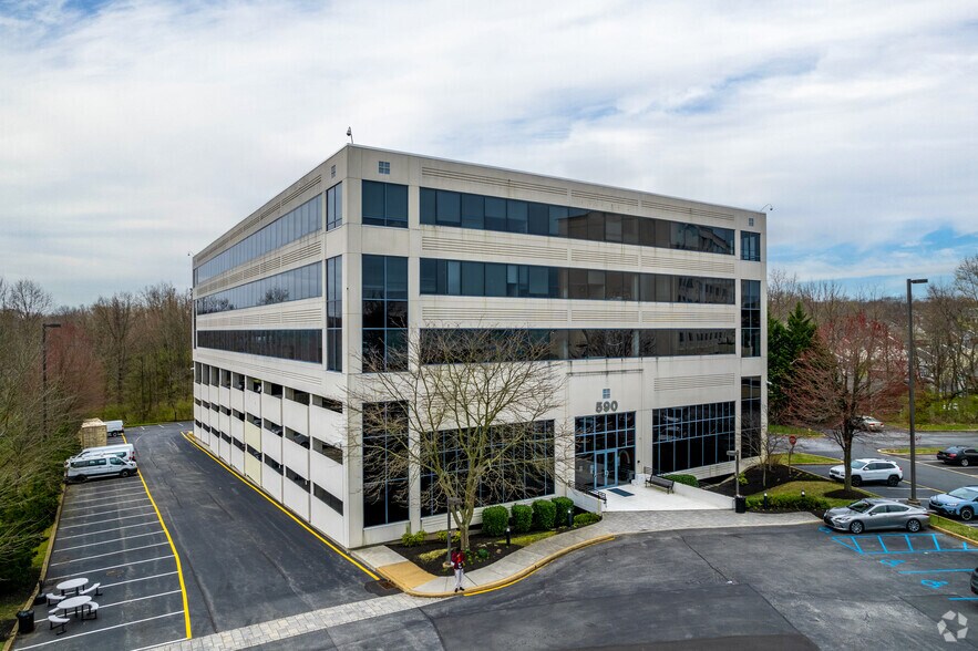 More Photos Of 590 Naamans Rd, Claymont Office For Lease