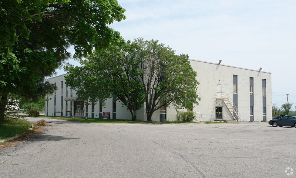 More Photos Of 4501 Emanuel Cleaver II Blvd, Kansas City Office Residential For Sale