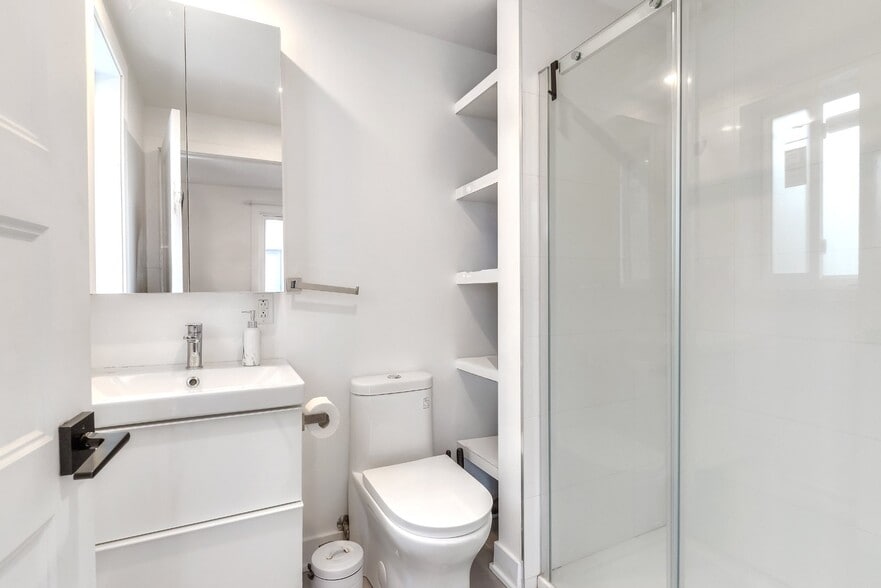 More Photos Of 601 Rue Taillon, Montréal Apartments For Sale