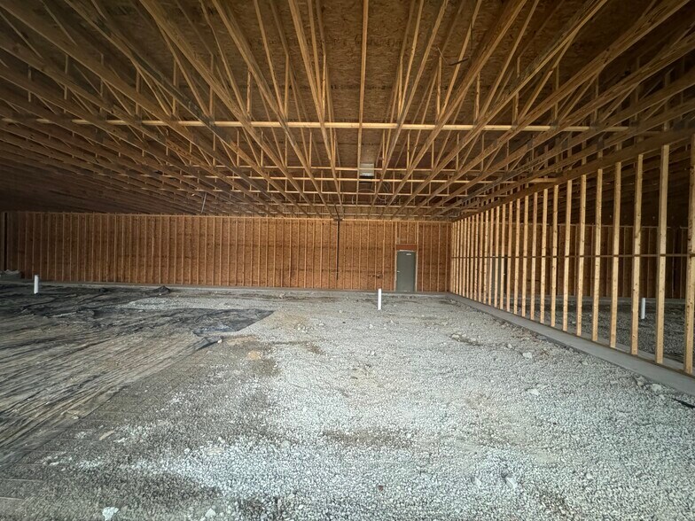 More Photos Of 2121 NW Broad St, Murfreesboro Storefront Retail Office For Lease