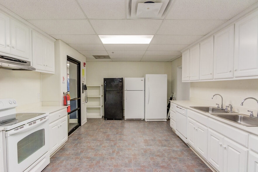 More Photos Of 495 Harbins Rd, Dacula Daycare Center For Sale