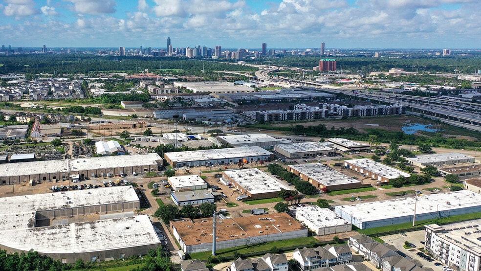 More Photos Of 7200 Wynnpark Dr, Houston Warehouse For Sale