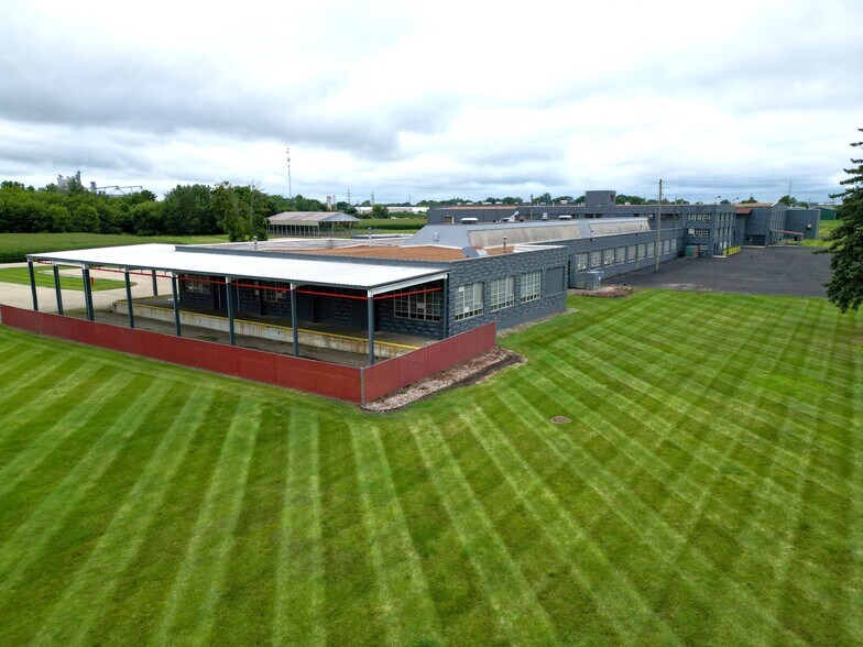 More Photos Of 505 Libby St, Waupun Manufacturing For Lease