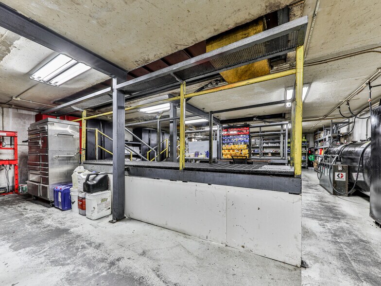 More Photos Of 4435 State Bridge Way, Alpharetta Auto Repair For Sale