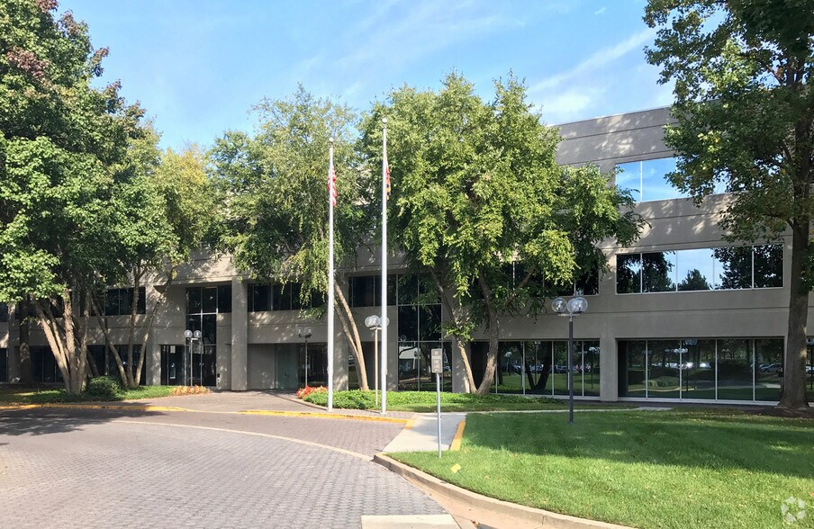 More Photos Of 15204 Omega Dr, Rockville Office For Sale