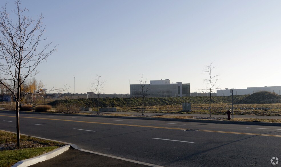 More Photos Of 3665 Av Grandes Tourelles, Boisbriand Office For Lease
