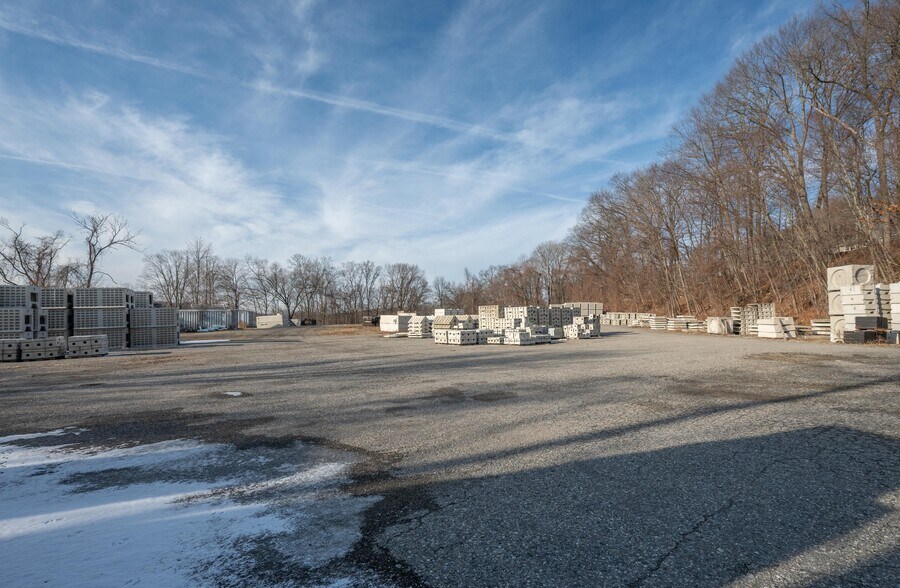 More Photos Of 41 Padanaram Rd, Danbury Manufacturing For Sale