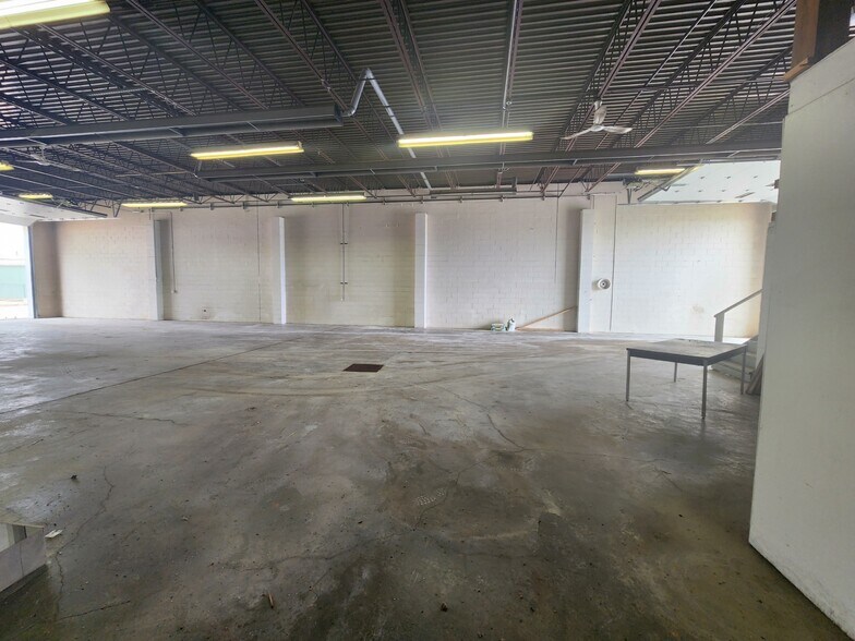 More Photos Of 103 Quarry Rd, Rochelle Warehouse For Sale