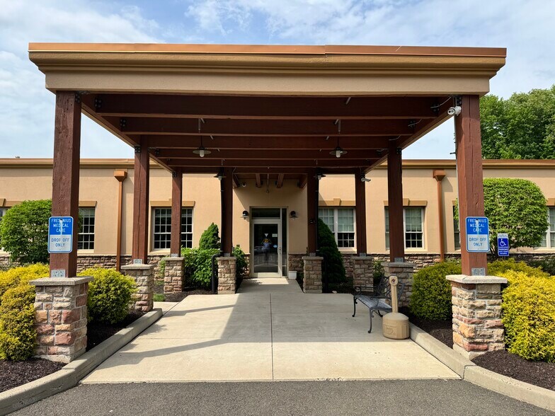 More Photos Of 341 West St, Southington Medical For Sale