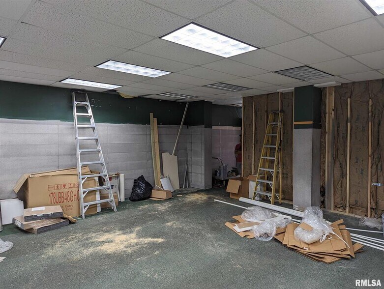 More Photos Of 3218 W Harmon Hwy, Peoria General Retail For Lease