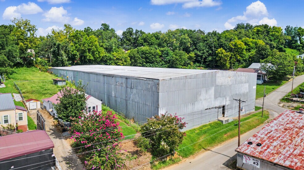 More Photos Of 237 Loretta St, Greeneville Industrial For Sale