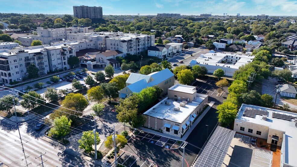More Photos Of 242 W Sunset Rd, San Antonio Office For Sale