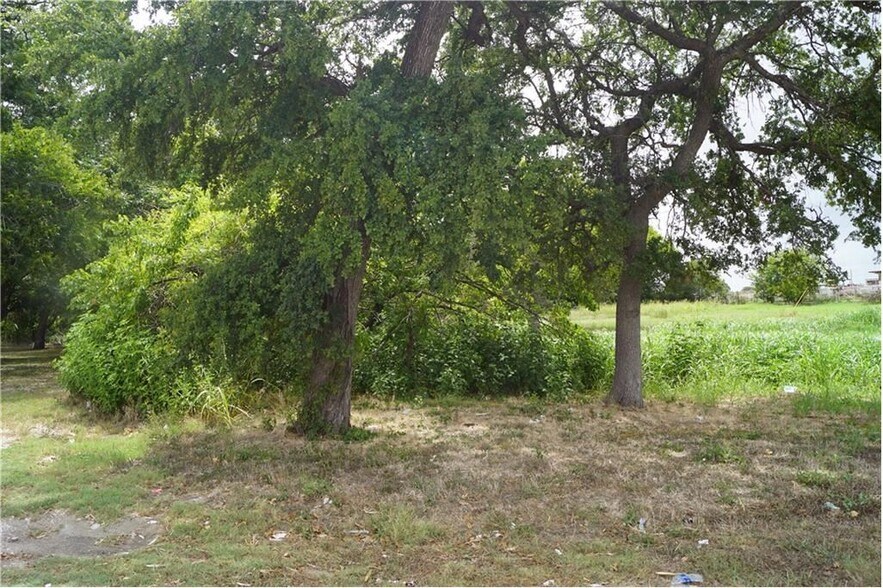 More Photos Of Highway 290, Elgin Office For Sale