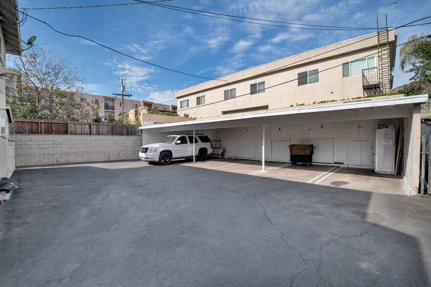 More Photos Of 13617 Leadwell St, Van Nuys Apartments For Sale